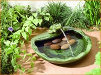 Solar Keramikbrunnen mit Froschi Gartenbrunnen Brunnen